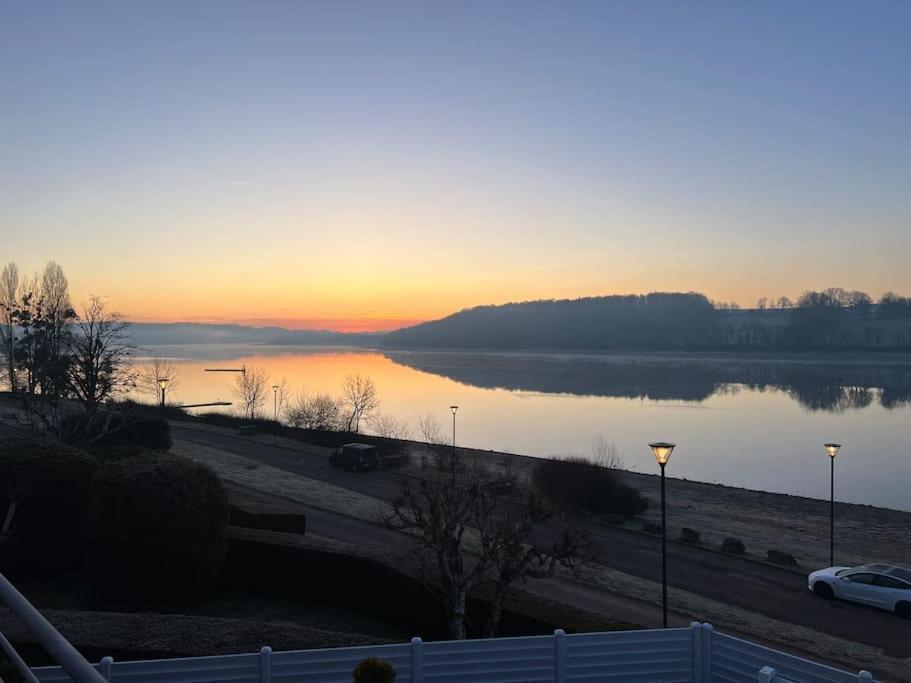 Maison Cadre Paisible Face Au Lac Peigney Dış mekan fotoğraf